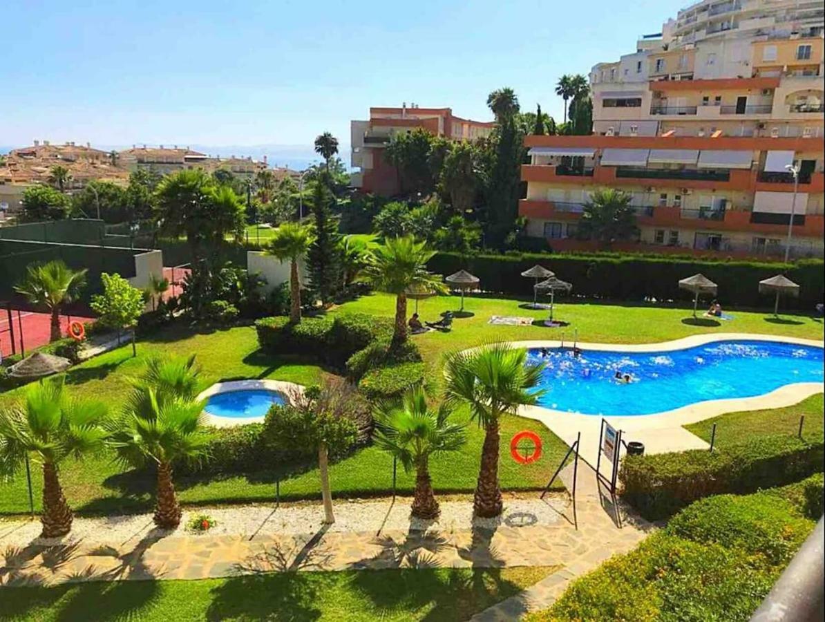 Seaview Apartment With Great Amenities & Facilities Benalmádena Exterior foto